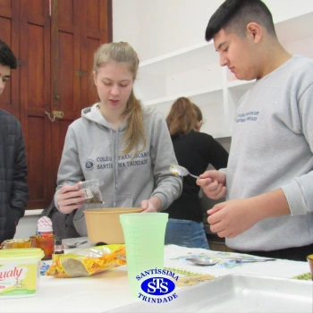 Culinária estadunidense é utilizada para estudar Língua Inglesa e Química