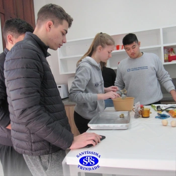 Culinária estadunidense é utilizada para estudar Língua Inglesa e Química