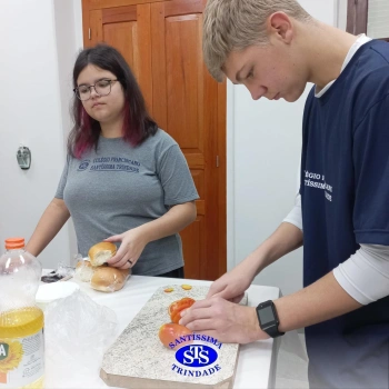 Culinária estadunidense é utilizada para estudar Língua Inglesa e Química