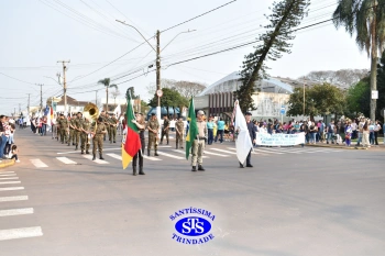 Colégio participa de desfile em comemoração aos 203 anos de Cruz Alta