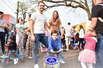 Colégio participa de desfile em comemoração aos 203 anos de Cruz Alta