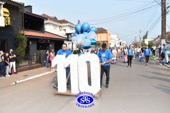 Colégio participa de desfile em comemoração aos 203 anos de Cruz Alta