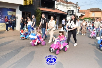 Colégio participa de desfile em comemoração aos 203 anos de Cruz Alta