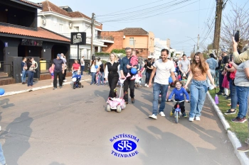 Colégio participa de desfile em comemoração aos 203 anos de Cruz Alta