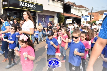 Colégio participa de desfile em comemoração aos 203 anos de Cruz Alta