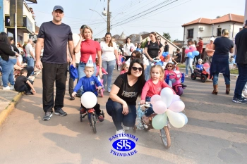 Colégio participa de desfile em comemoração aos 203 anos de Cruz Alta