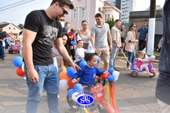 Colégio participa de desfile em comemoração aos 203 anos de Cruz Alta