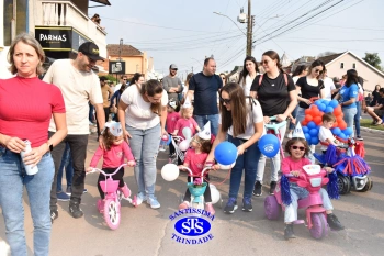 Colégio participa de desfile em comemoração aos 203 anos de Cruz Alta