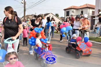 Colégio participa de desfile em comemoração aos 203 anos de Cruz Alta