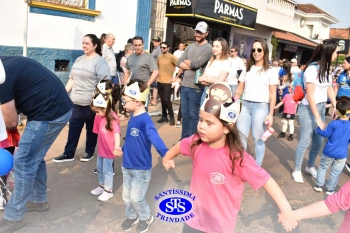 Colégio participa de desfile em comemoração aos 203 anos de Cruz Alta