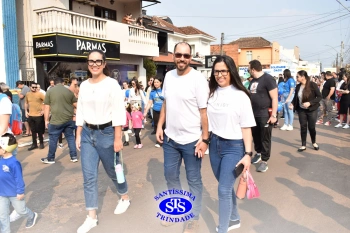 Colégio participa de desfile em comemoração aos 203 anos de Cruz Alta