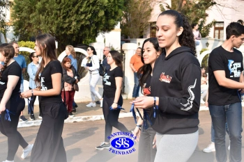 Colégio participa de desfile em comemoração aos 203 anos de Cruz Alta