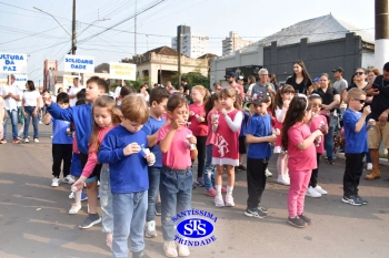 Colégio participa de desfile em comemoração aos 203 anos de Cruz Alta