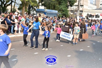Colégio participa de desfile em comemoração aos 203 anos de Cruz Alta