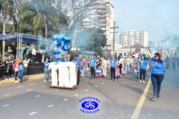 Colégio participa de desfile em comemoração aos 203 anos de Cruz Alta