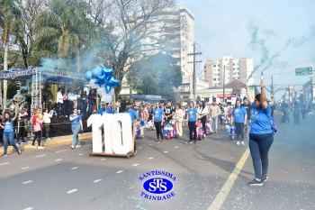 Colégio participa de desfile em comemoração aos 203 anos de Cruz Alta