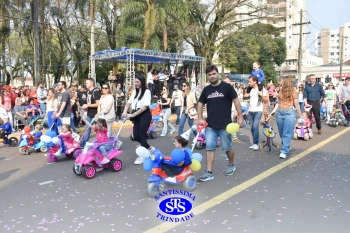 Colégio participa de desfile em comemoração aos 203 anos de Cruz Alta
