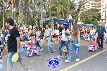 Colégio participa de desfile em comemoração aos 203 anos de Cruz Alta