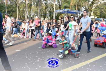 Colégio participa de desfile em comemoração aos 203 anos de Cruz Alta