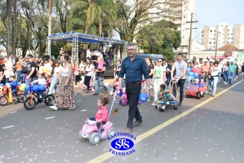 Colégio participa de desfile em comemoração aos 203 anos de Cruz Alta
