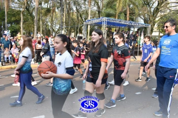 Colégio participa de desfile em comemoração aos 203 anos de Cruz Alta