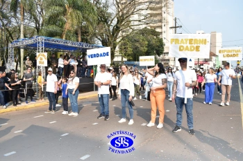 Colégio participa de desfile em comemoração aos 203 anos de Cruz Alta