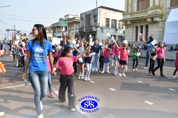Colégio participa de desfile em comemoração aos 203 anos de Cruz Alta