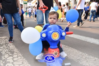 Colégio participa de desfile em comemoração aos 203 anos de Cruz Alta