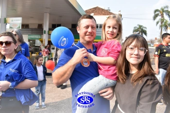 Colégio participa de desfile em comemoração aos 203 anos de Cruz Alta