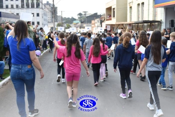 Colégio participa de desfile em comemoração aos 203 anos de Cruz Alta