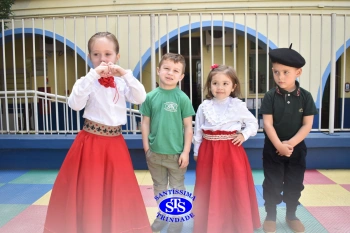Colégio é marcado pela presença de lindos gaúchos e prendas | Semana Farroupilha