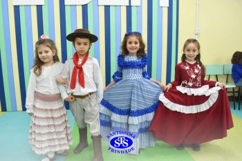 Colégio é marcado pela presença de lindos gaúchos e prendas | Semana Farroupilha