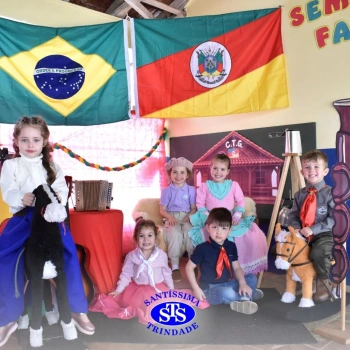 Infantil 3 e 4 celebram o Dia do Gaúcho com churrasco feito pelas famílias