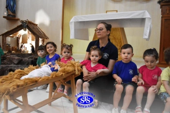 Alunos do Infantil 1, 2, 3 e 4 participam das Celebrações de Natal
