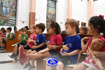 Alunos do Infantil 1, 2, 3 e 4 participam das Celebrações de Natal