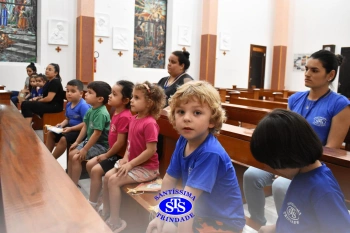 Alunos do Infantil 1, 2, 3 e 4 participam das Celebrações de Natal