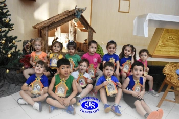 Alunos do Infantil 1, 2, 3 e 4 participam das Celebrações de Natal
