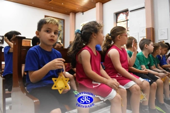 Alunos do Infantil 1, 2, 3 e 4 participam das Celebrações de Natal