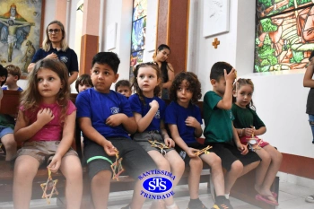 Alunos do Infantil 1, 2, 3 e 4 participam das Celebrações de Natal