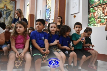 Alunos do Infantil 1, 2, 3 e 4 participam das Celebrações de Natal