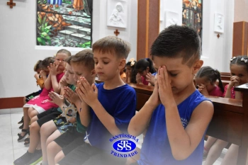 Alunos do Infantil 1, 2, 3 e 4 participam das Celebrações de Natal