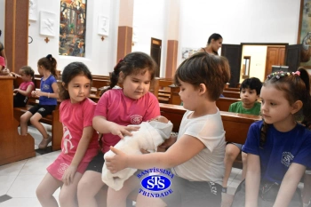 Alunos do Infantil 1, 2, 3 e 4 participam das Celebrações de Natal