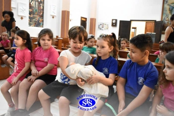 Alunos do Infantil 1, 2, 3 e 4 participam das Celebrações de Natal