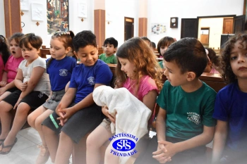 Alunos do Infantil 1, 2, 3 e 4 participam das Celebrações de Natal