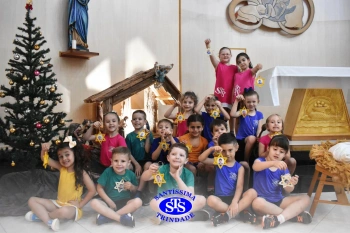 Alunos do Infantil 1, 2, 3 e 4 participam das Celebrações de Natal