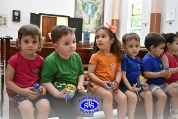 Alunos do Infantil 1, 2, 3 e 4 participam das Celebrações de Natal