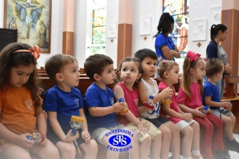 Alunos do Infantil 1, 2, 3 e 4 participam das Celebrações de Natal