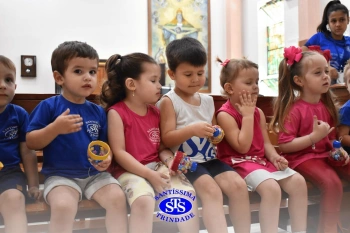 Alunos do Infantil 1, 2, 3 e 4 participam das Celebrações de Natal