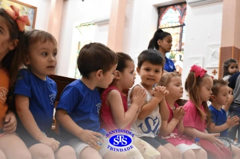 Alunos do Infantil 1, 2, 3 e 4 participam das Celebrações de Natal