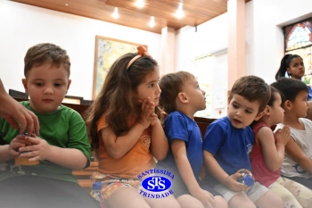 Alunos do Infantil 1, 2, 3 e 4 participam das Celebrações de Natal